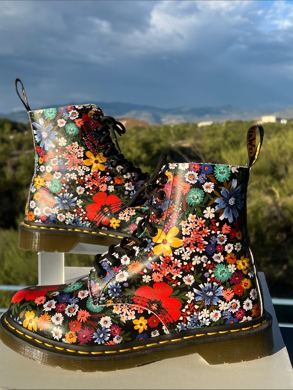 🌺🌼 Dr. Martens Wanderlust Floral 1460 Pascal Boots 🌼 🌺